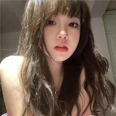 穿蓝衣的男孩